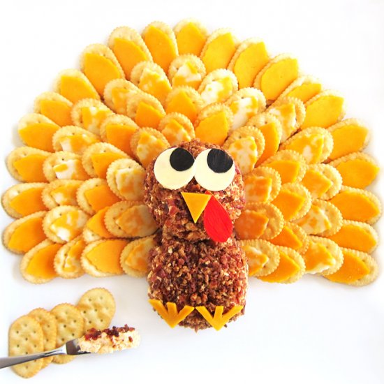 Thanksgiving Cheese Ball Turkey