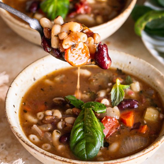 Easy Plant-Based Minestrone Soup