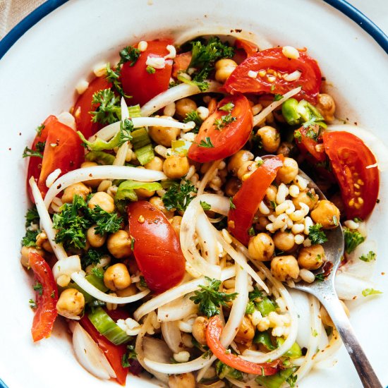 Spicy Chickpea & Bulgur Salad