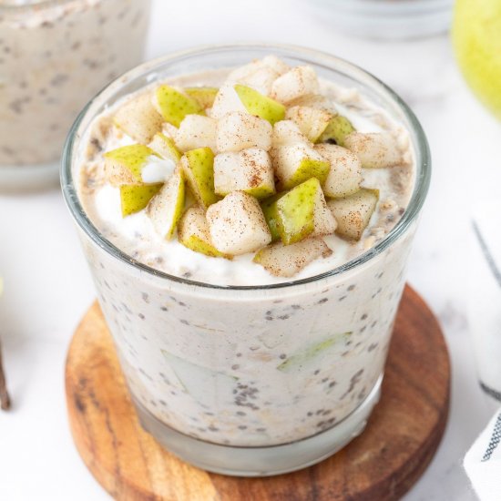 Cinnamon Pear Overnight Oats