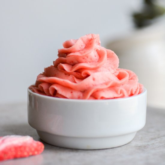 Vegan Strawberry Frosting