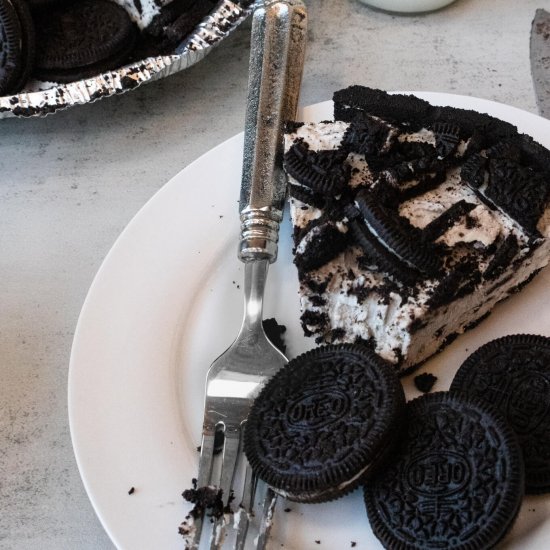 Oreo Chocolate Pie with Cool Whip