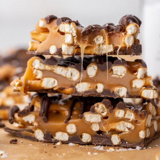 Salted caramel pretzel bark