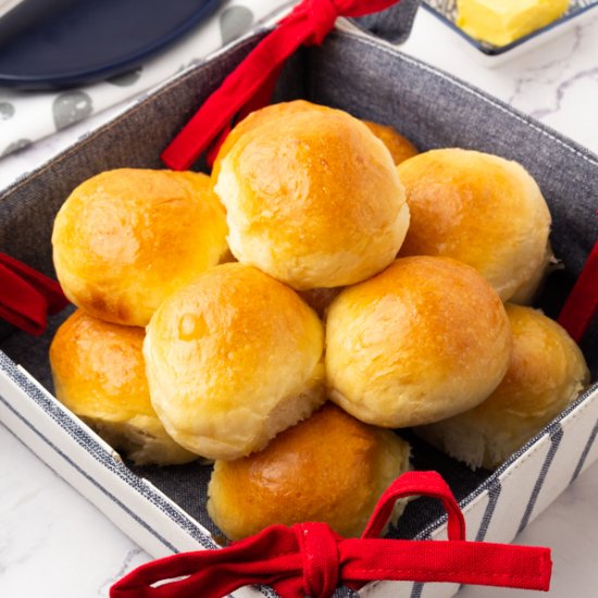 Soft & Buttery Dinner Rolls