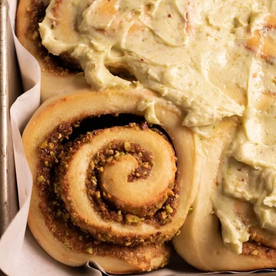 Pistachio Cinnamon Rolls