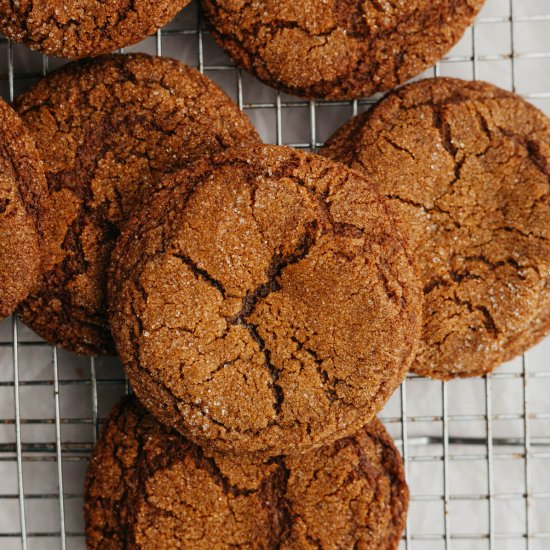 Molasses Crinkle Cookies