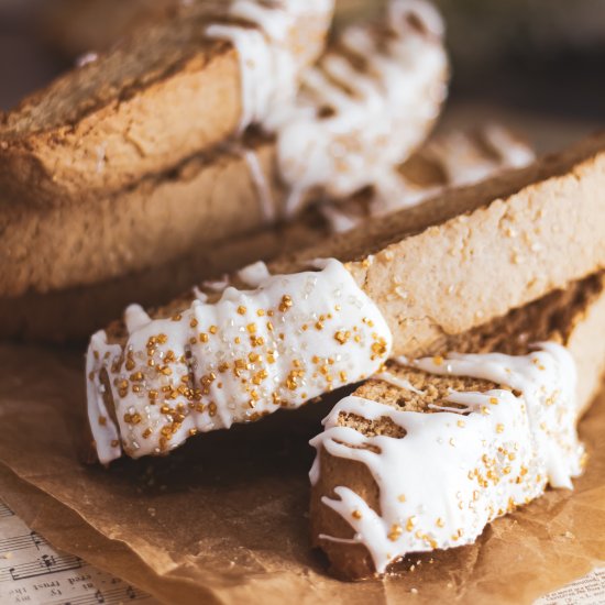 Gingerbread Biscotti w/White Chocolate