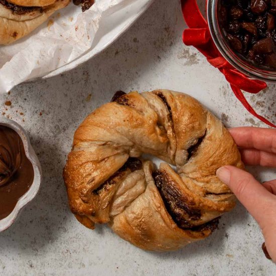 Chocolate Croissant Wreaths: Vegan