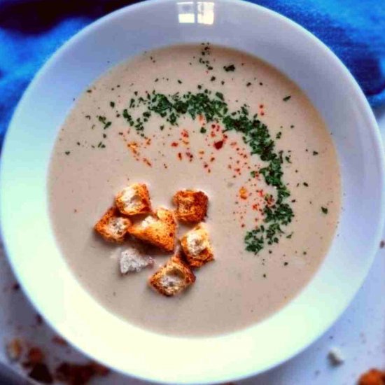 Creamy Roasted Garlic Soup