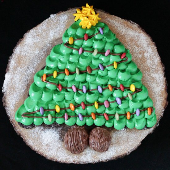 Pull-Apart Xmas Tree Cupcake Cake