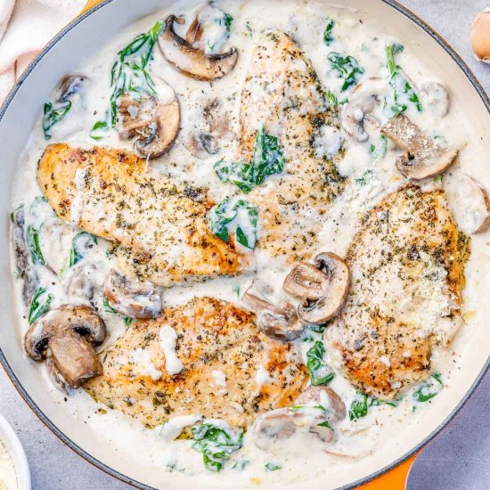 CREAMY SPINACH PARMESAN CHICKEN SKI