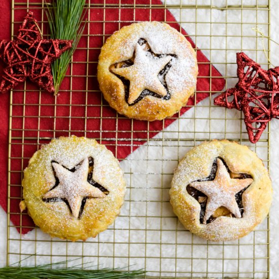 SIMPLE ENGLISH MINCE PIES