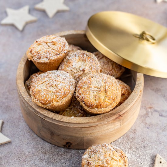 Date and Apple Mince Pies