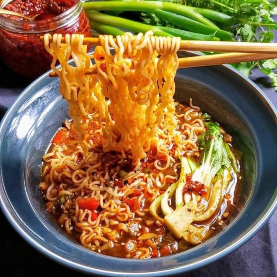 Easy Spicy Garlicky Ramen