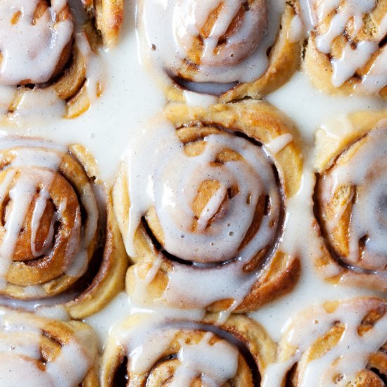 Vegan Pumpkin Spice Cinnamon Rolls