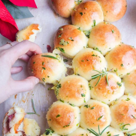 Cheesy Christmas Tree Dough Balls