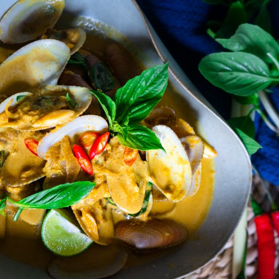 Lemongrass Coconut Curry Clams