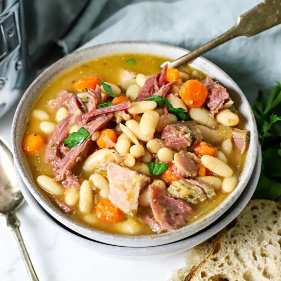 Slow Cooker Ham & Bean Soup