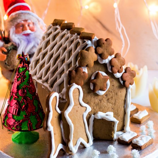 GINGERBREAD HOUSE COOKIES