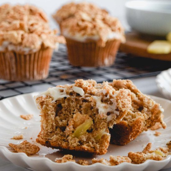 Cinnamon Toast Crunch Apple Muffins