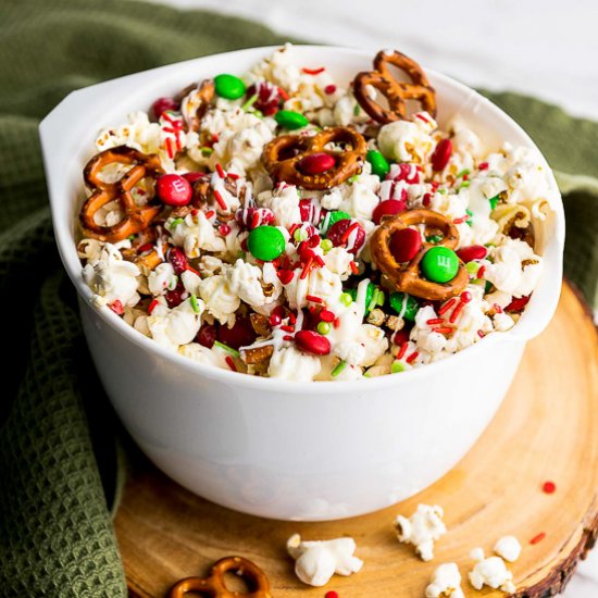 Christmas Popcorn Santa Munch