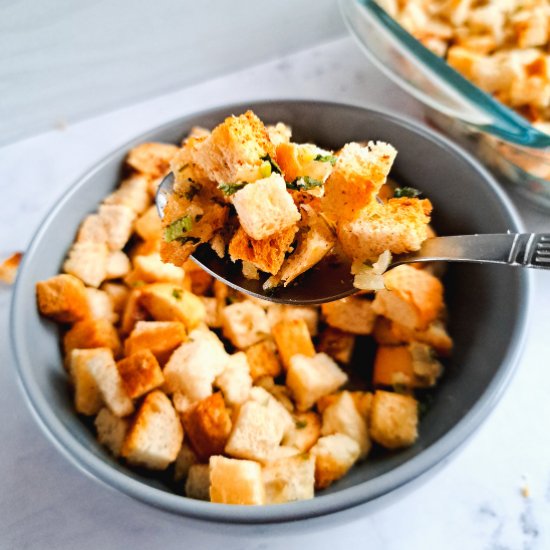 Crunchy Garlic Croutons