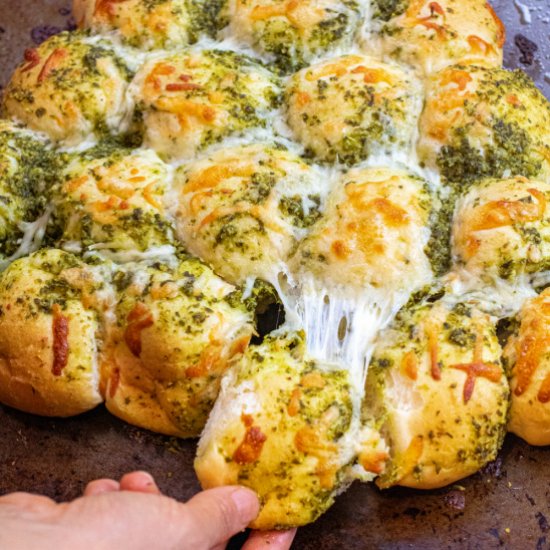 Cheesy Pesto Pull-Apart Bread