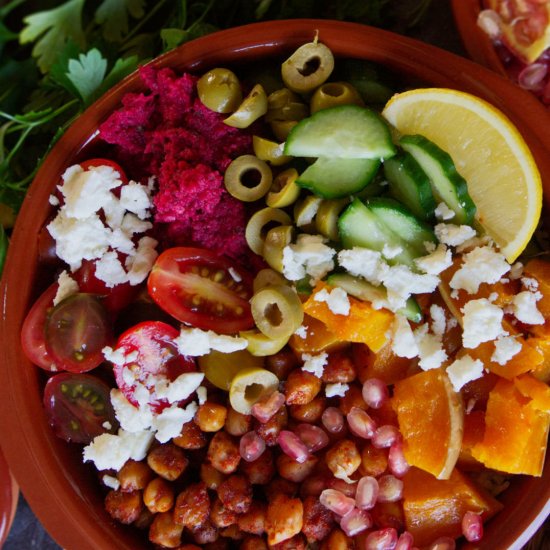 Mediterranean rice bowl with veg