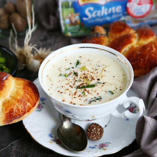 German Cheese and Leek Soup