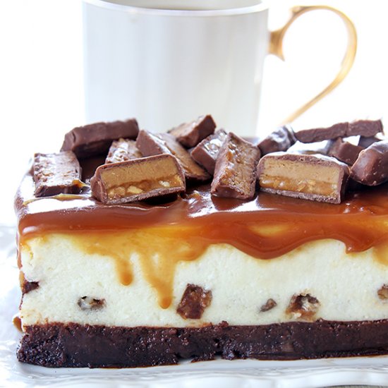 Brownie Snickers Cheesecake