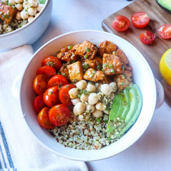 Pesto Chicken Quinoa Bowl