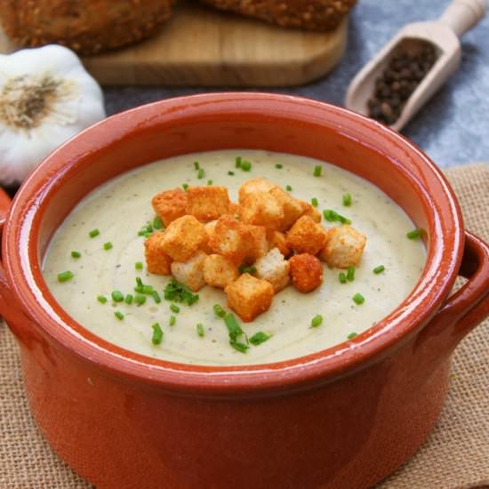 Creamy Potato, Leek and Garlic Soup