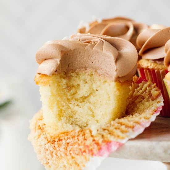 Vanilla Cupcakes with Chocolate