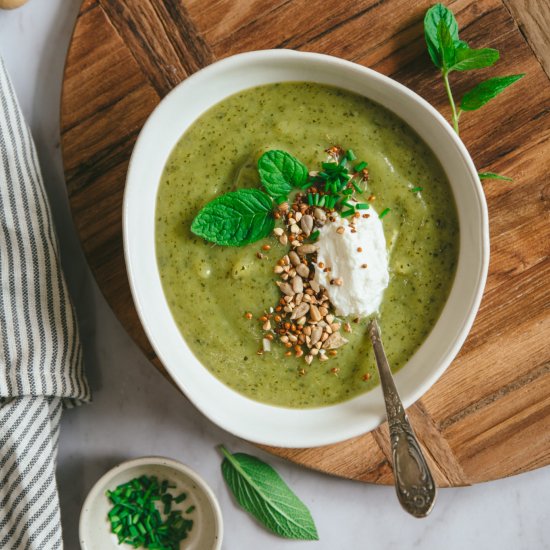 Creamy zucchini and mint soup