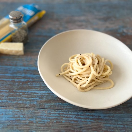 Bucatini cacio e pepe