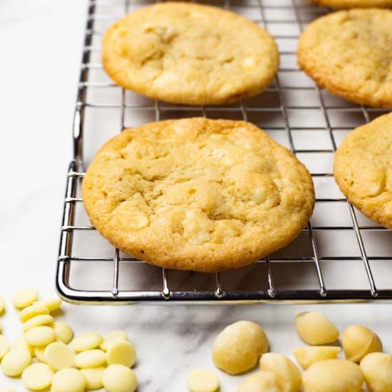 White chocolate macadamia nut cooki