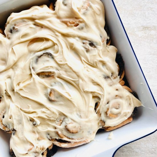 Cinnamon Rolls with Heavy Cream