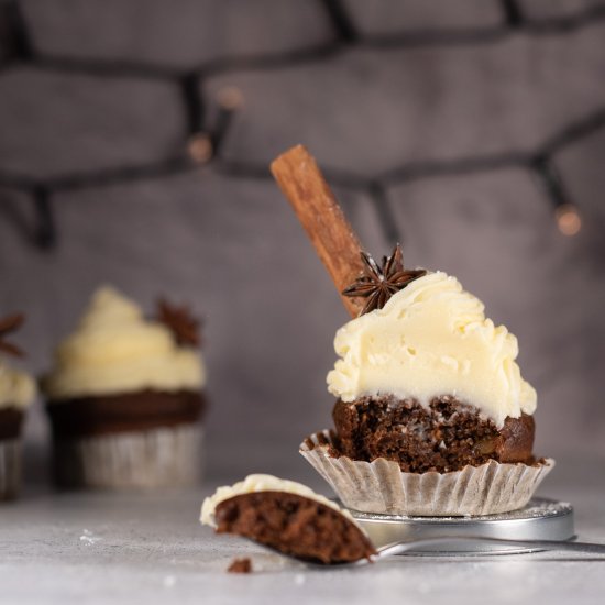 Vegan gingerbread cupcakes