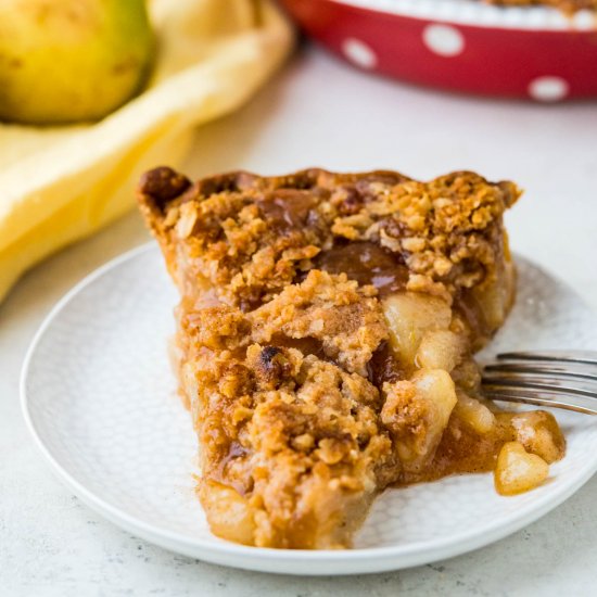 Pear Pie with Crumble Topping