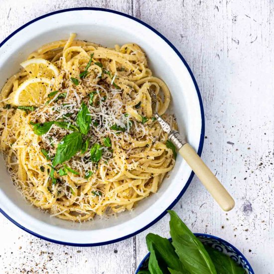 Lemon garlic pasta(ready in 15 min)