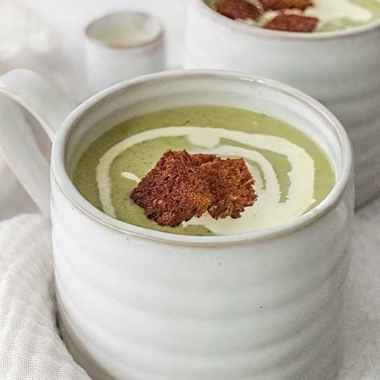 Easy Broccoli Cheese Soup Recipe