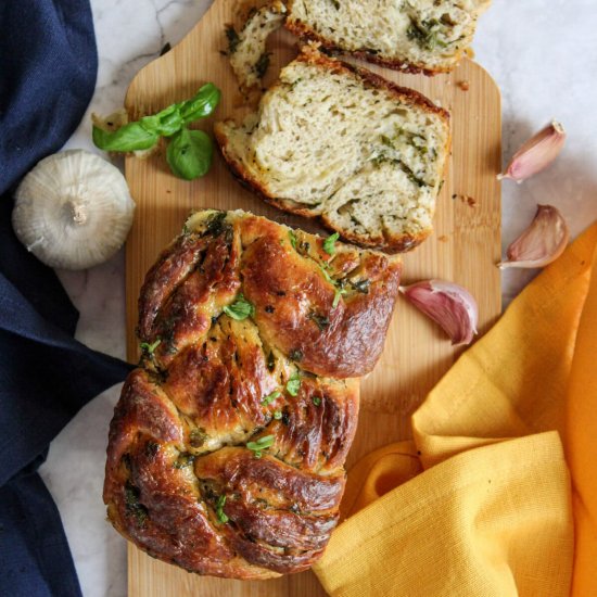 Easy Swirled Vegan Garlic Bread