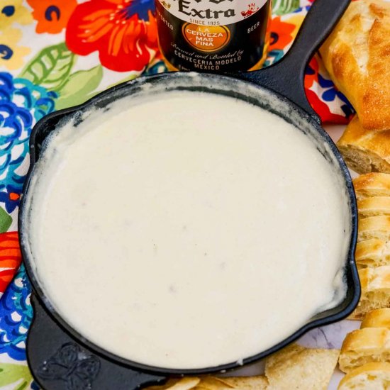 Skillet Cheesy Beer Dip