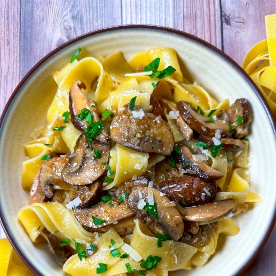 Secret-Ingredient Mushroom Pasta