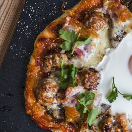 Full English Breakfast Pizza