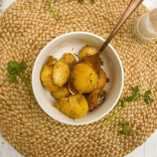 Crispy Slow Cooker Roast Potatoes