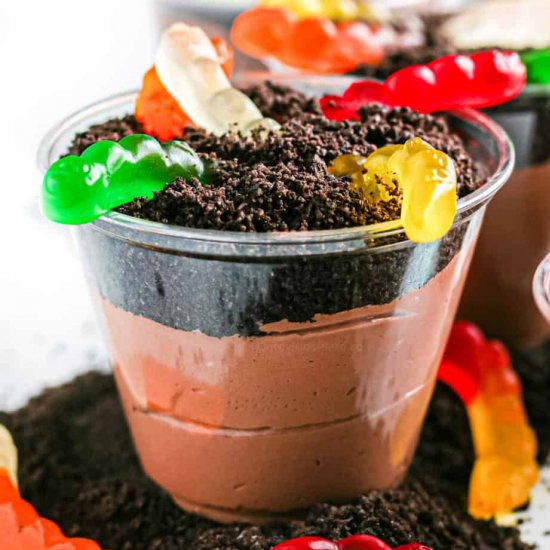 Easy Chocolate Dirt Pie Cups