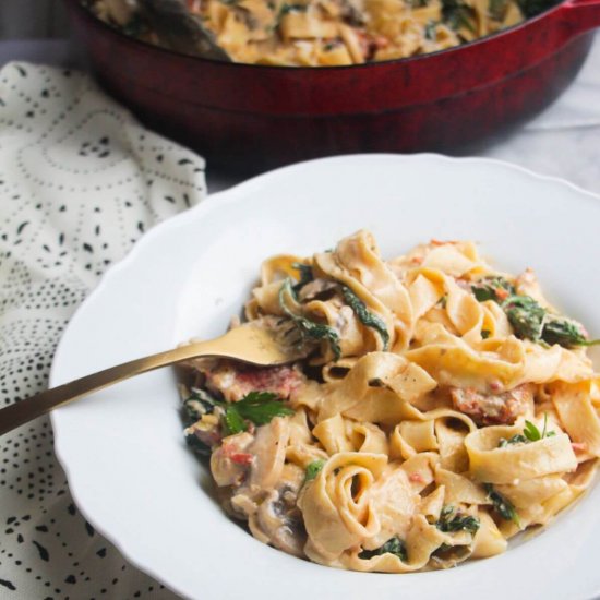 Creamy Mushroom Fettuccine Alfredo