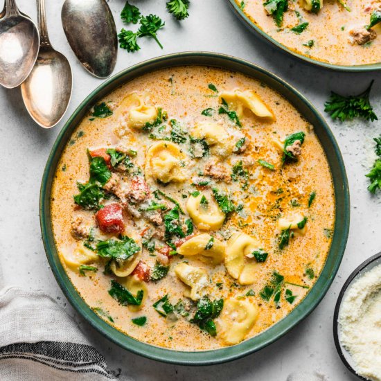 Instant Pot Creamy Tortellini Soup