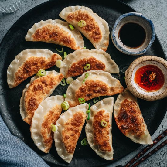 Egg and Pepper Dumplings (鸡蛋青椒饺子)